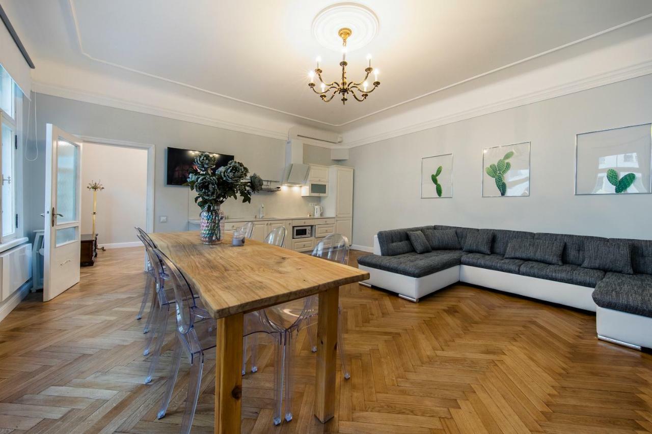 Modern History Apartment Tallinn Luaran gambar