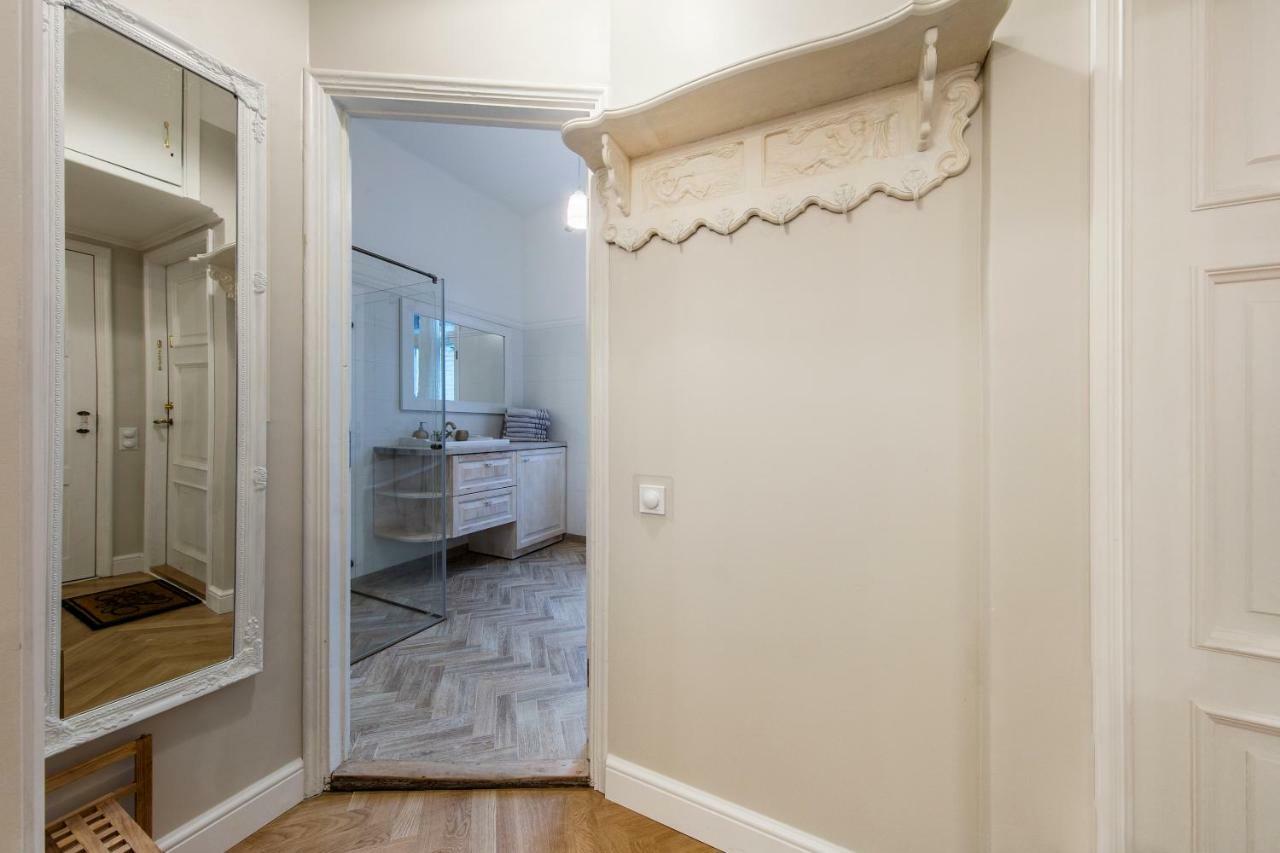 Modern History Apartment Tallinn Luaran gambar