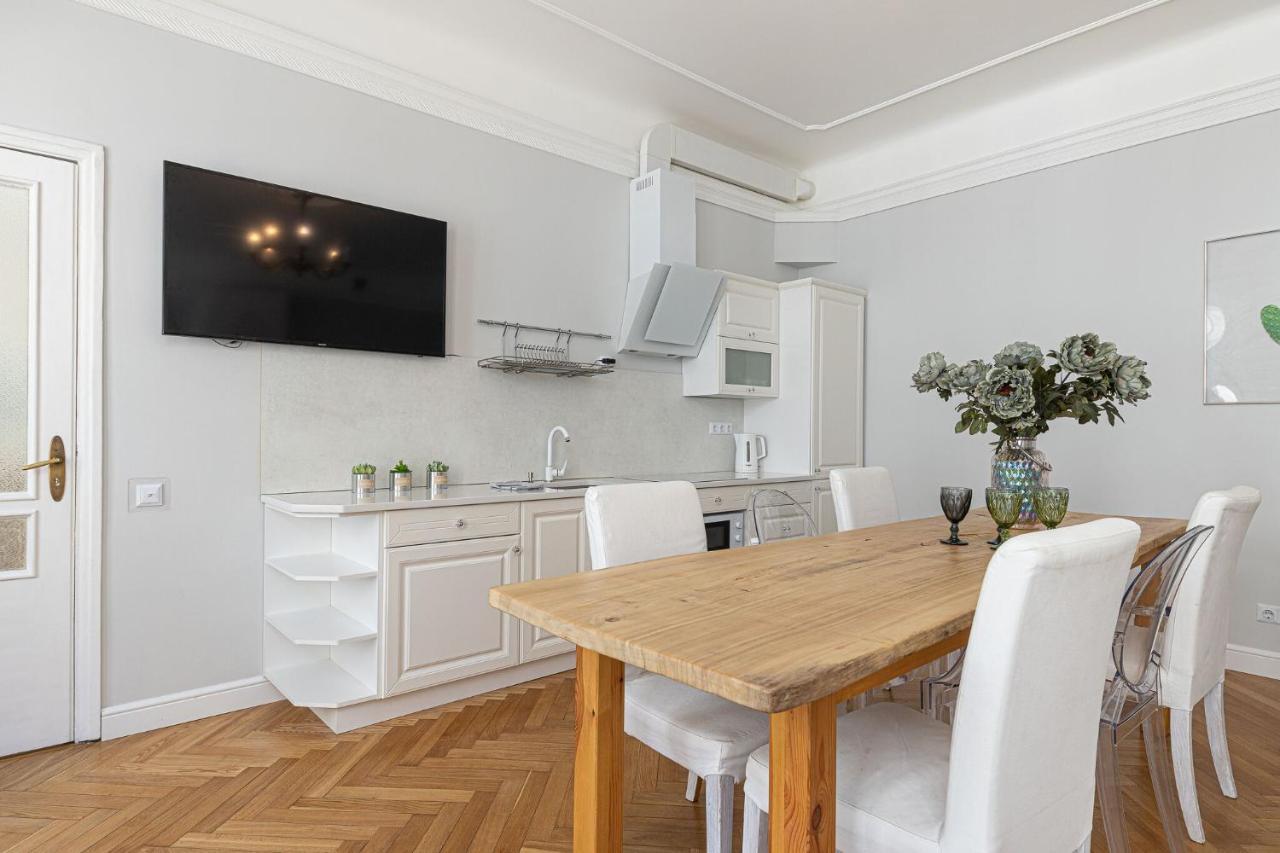 Modern History Apartment Tallinn Luaran gambar