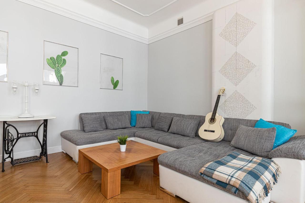 Modern History Apartment Tallinn Luaran gambar