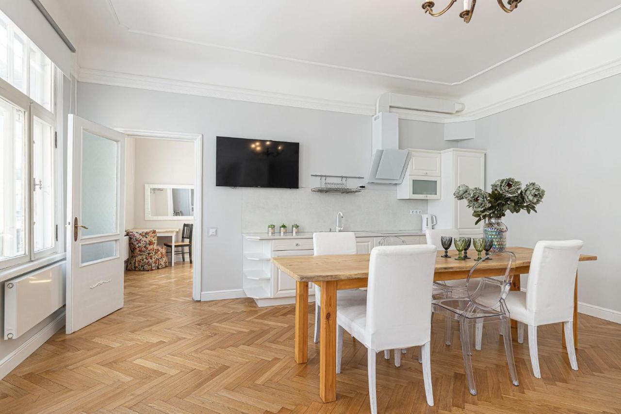 Modern History Apartment Tallinn Luaran gambar