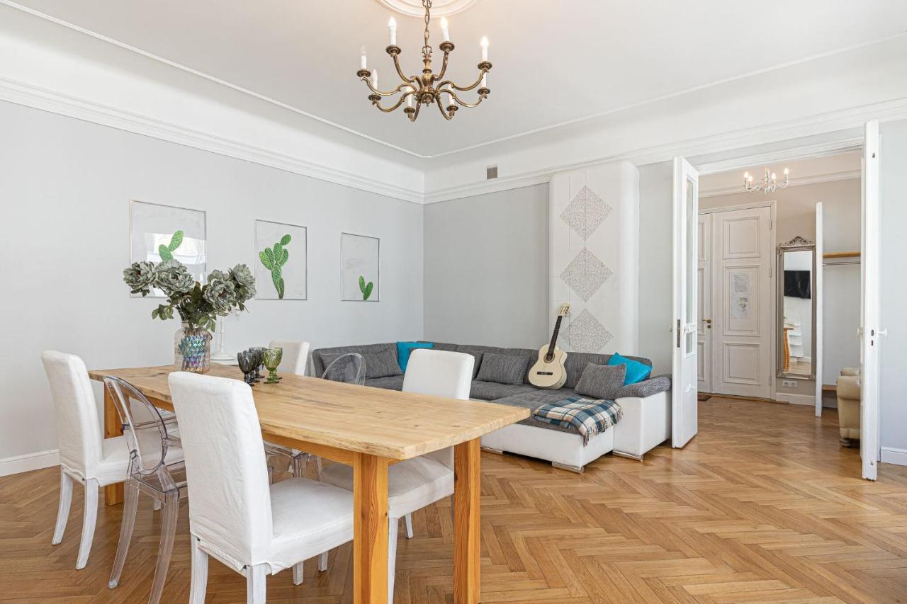Modern History Apartment Tallinn Luaran gambar