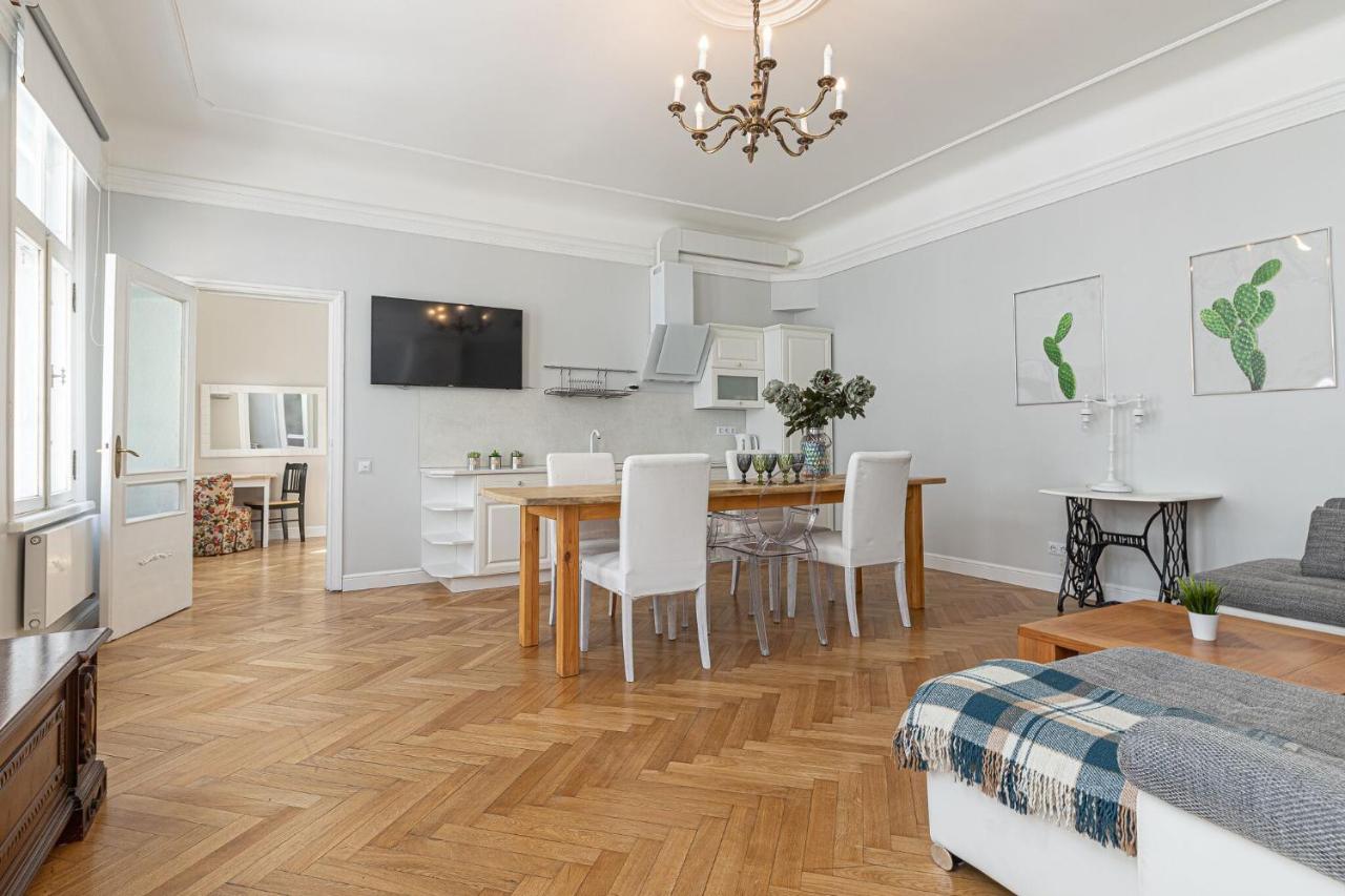Modern History Apartment Tallinn Luaran gambar